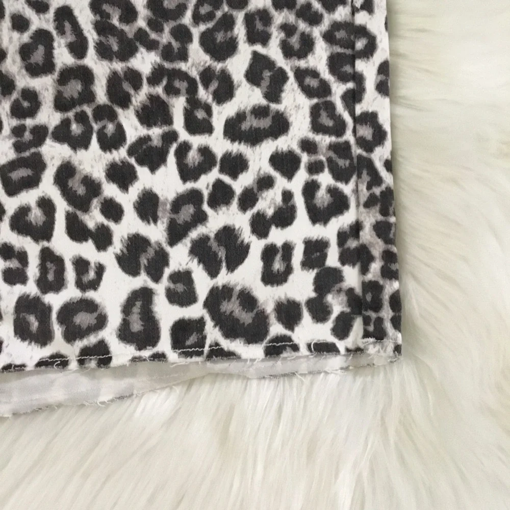 Good American Leopard Mini Skirt Raw Hem Size 4 - Picture 3 of 8